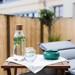 Mayhome - Strandloft Schoenes Studioapartment Mit Balkon, Kueche Und Tiefgarage - Sauna Und Fitness Direkt Nebenan * Chemnitz