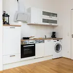 Apartment Mayhome - Strandloft Schoenes Studioapartment Mit Balkon, Kueche Und Tiefgarage - Sauna Und Fitness Direkt Nebenan