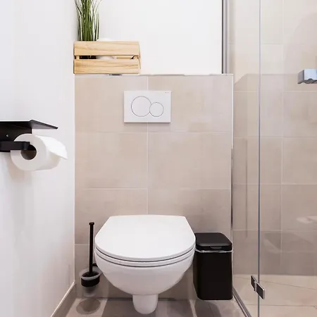 Mayhome - Strandloft Schoenes Studioapartment Mit Balkon, Kueche Und Tiefgarage - Sauna Und Fitness Direkt Nebenan * Chemnitz