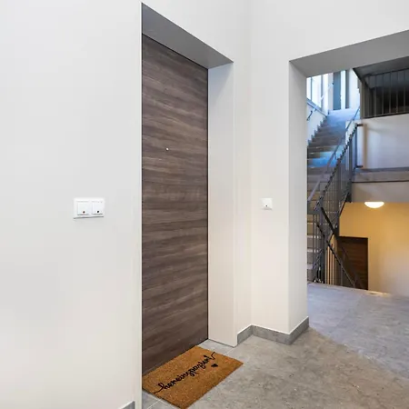 Mayhome - Strandloft Schoenes Studioapartment Mit Balkon, Kueche Und Tiefgarage - Sauna Und Fitness Direkt Nebenan Lägenhet