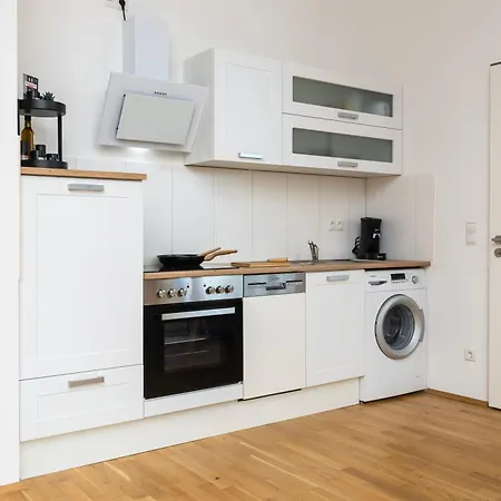 Lägenhet Mayhome - Strandloft Schoenes Studioapartment Mit Balkon, Kueche Und Tiefgarage - Sauna Und Fitness Direkt Nebenan