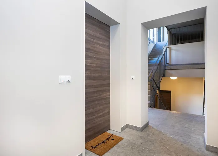 Mayhome - Strandloft Schoenes Studioapartment Mit Balkon, Kueche Und Tiefgarage - Sauna Und Fitness Direkt Nebenan Apartman